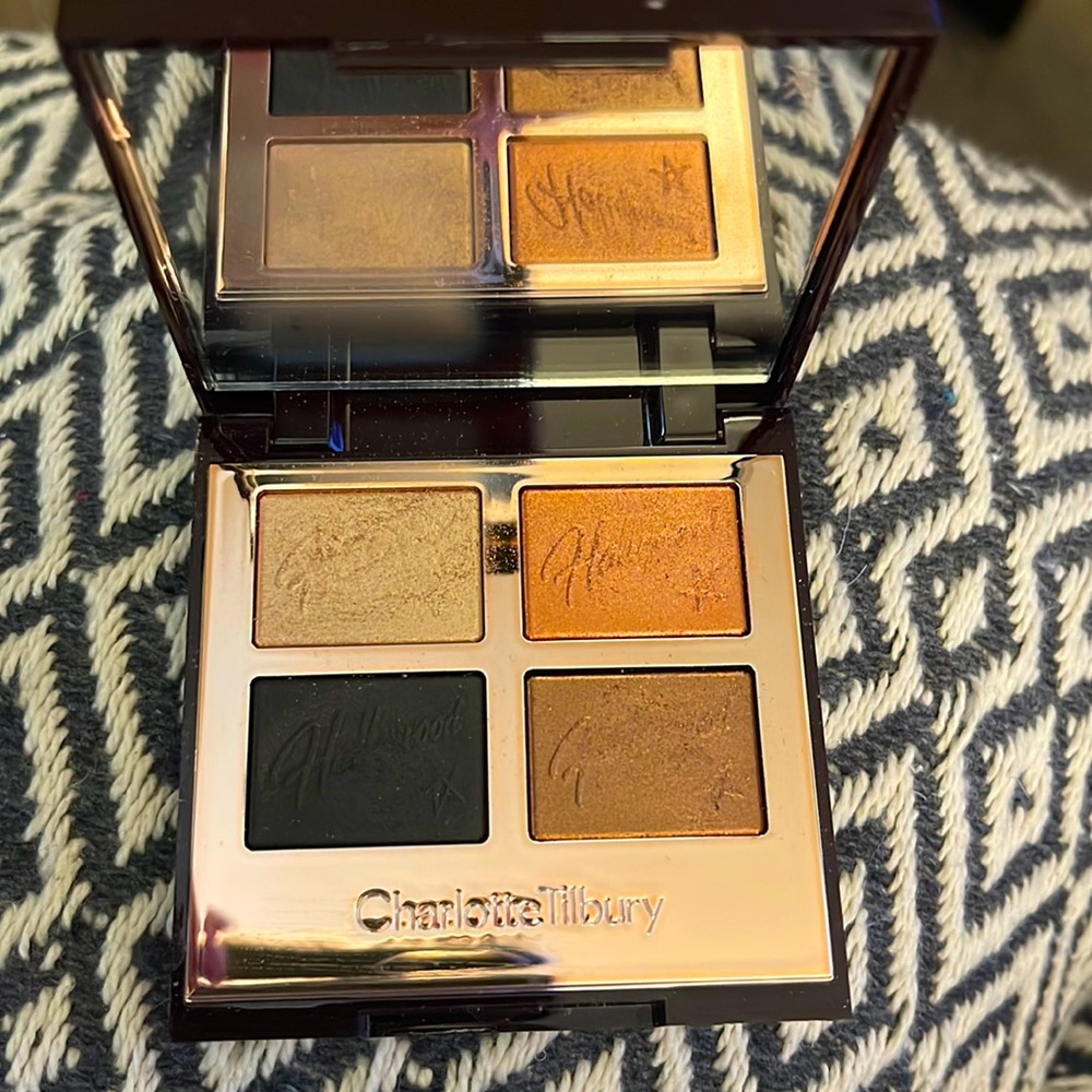 Charlotte Tilbury Hollywood Flawless Eye Filter Diva Lights eye shadow compact.
